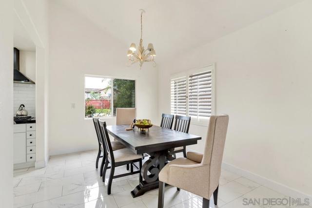 53 Avenida Descanso, Oceanside CA: https://media.crmls.org/mediaz/9e9b047e-3d04-418a-9602-32fcaf4c5ab1.jpg