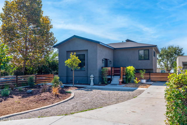 1818 New York Drive, Altadena CA: https://media.crmls.org/mediaz/9e9cf8ad-77ee-4863-926d-a926042cb344.jpg