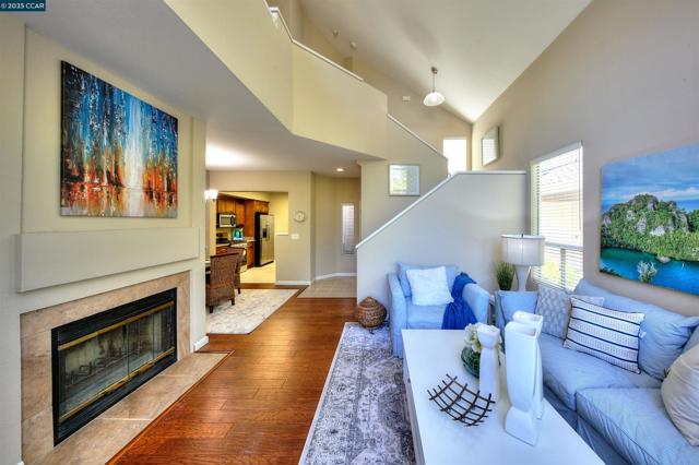 310 Boatswain Ct, Hercules CA: https://media.crmls.org/mediaz/9e9d0c5f-6c5d-477c-b1d0-777165ea7846.jpg
