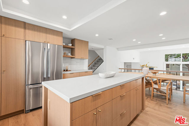 13234 Fiji Way, Marina del Rey CA: https://media.crmls.org/mediaz/9e9e41ed-ed7d-42f8-b877-6ce7db2109f7.jpg