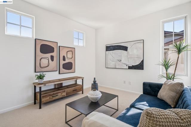 220 Hollister Avenue, Alameda CA: https://media.crmls.org/mediaz/9e9f1715-132b-4d97-82d4-ef4e9e7c7c85.jpg