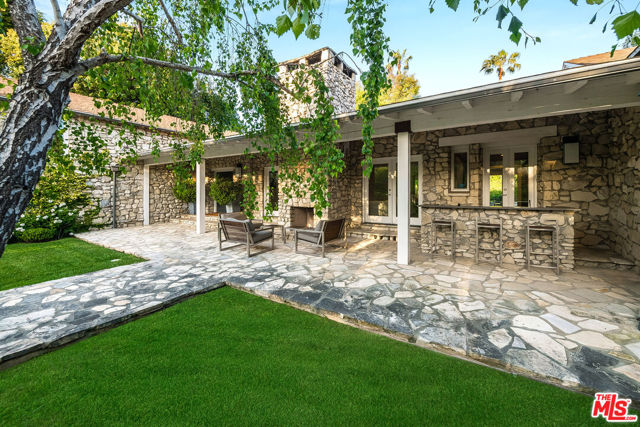 Drew Fenton | 422 Parkwood Drive Los Angeles CA | MLS: 7209274