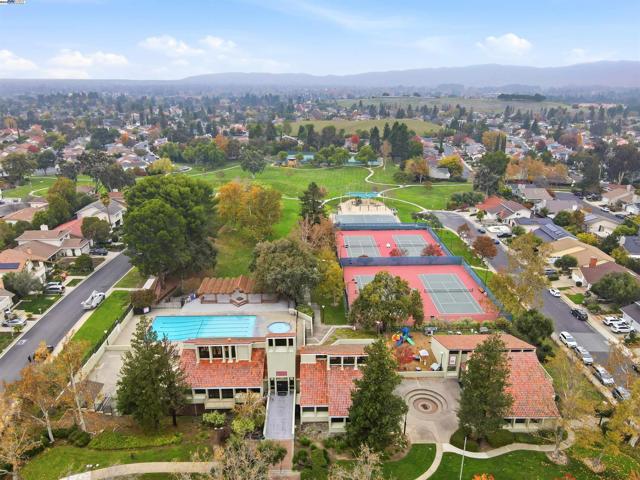 4490 Buckthorn Ct, Concord CA: https://media.crmls.org/mediaz/9e9fb72e-d6fa-4c17-aa13-64eb9eb20f05.jpg