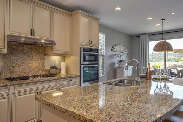 Detail Gallery Image 9 of 36 For 7146 Sitio Destino, Carlsbad,  CA 92009 - 4 Beds | 3 Baths