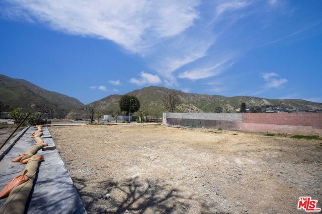 18428 Clifftop Way, Malibu CA: https://media.crmls.org/mediaz/9ea0033f-69b4-4a80-9baf-b8cbca0c39fd.jpg