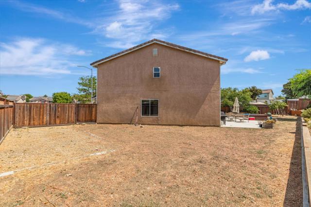 1770 Brentwood Court, Hollister CA: https://media.crmls.org/mediaz/9ea099d8-433e-4a77-b9a0-92609c4a0338.jpg