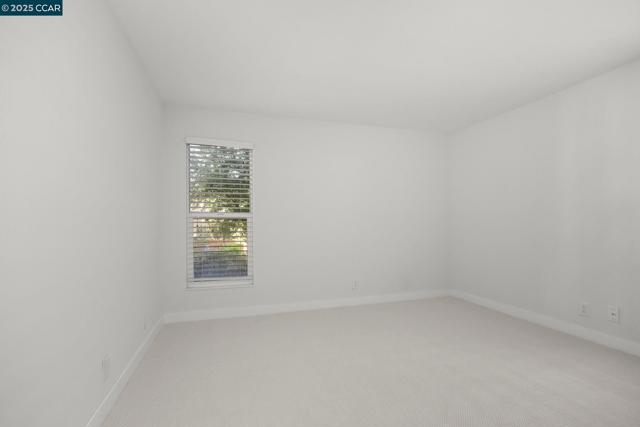 651 Moraga Rd, Moraga CA: https://media.crmls.org/mediaz/9ea0df10-09d8-409a-b71f-66d8031dd64e.jpg