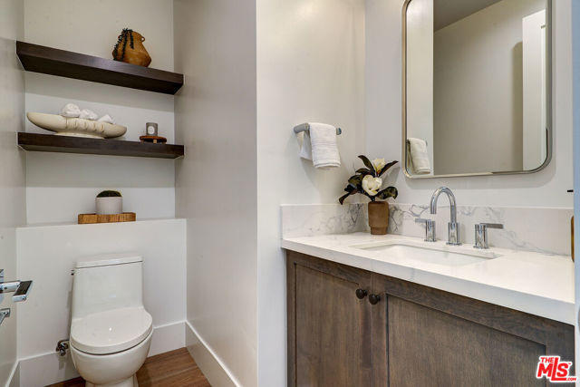 7733 Henefer Avenue, Los Angeles CA: https://media.crmls.org/mediaz/9ea0e567-7289-4be6-8000-92ef8da1d075.jpg