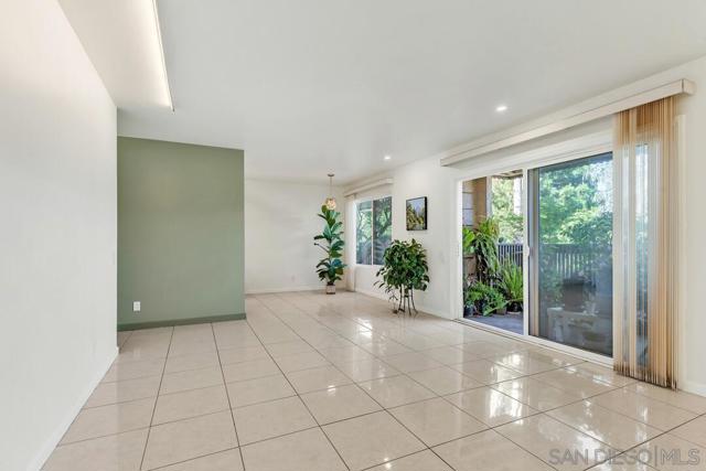 8536 Via Mallorca, La Jolla CA: https://media.crmls.org/mediaz/9ea0e9c0-3136-4431-b069-6d5b7ac15f61.jpg