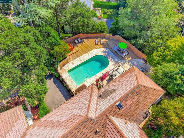 23 El Verano, Orinda CA: https://media.crmls.org/mediaz/9ea0f7d1-ba5b-4a3d-9b4c-138e63ccb75d.jpg