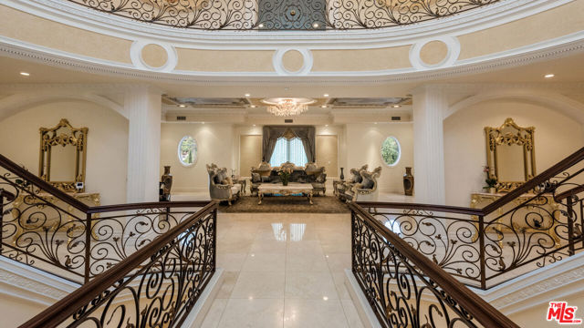 1455 Robmar Drive, Beverly Hills CA: https://media.crmls.org/mediaz/9ea149fb-2607-4dea-ad3d-8e1da4ca9d07.jpg