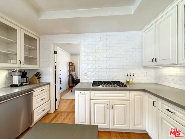 2008 Belmont Lane, Redondo Beach CA: https://media.crmls.org/mediaz/9ea17d82-3a7f-4258-852c-6ba1965abc84.jpg