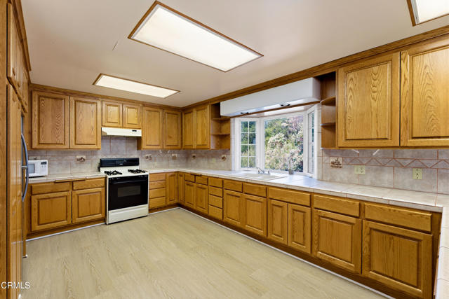 Detail Gallery Image 6 of 36 For 15811 Calle El Capitan, Green Valley,  CA 91390 - 3 Beds | 2 Baths