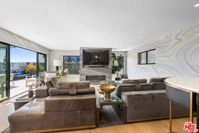 1962 Stradella Road, Los Angeles CA: https://media.crmls.org/mediaz/9ea27512-a395-4c07-8674-9b6b88654d0c.jpg
