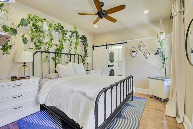 1215 Castro St, Martinez CA: https://media.crmls.org/mediaz/9ea35bb6-0c18-4d92-937a-82b8b13ae898.jpg