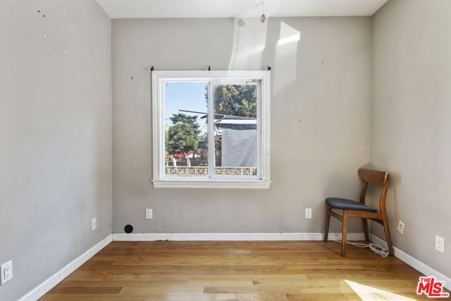 1947 Whitmore Avenue, Los Angeles CA: https://media.crmls.org/mediaz/9ea39842-889d-4e39-82d4-1eed4fa803ca.jpg