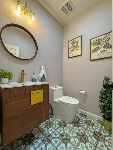 343 Williams Way, Hayward CA: https://media.crmls.org/mediaz/9ea4225f-6e8d-4cae-985a-410c708ea9c6.jpg