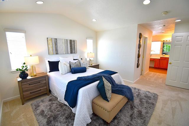 33332 Depot Rd, Union City CA: https://media.crmls.org/mediaz/9ea42741-aa1e-42ab-8807-ae3ba69e1b1e.jpg