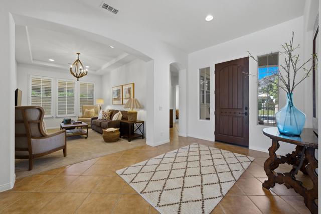 48224 Big Horn Drive, La Quinta CA: https://media.crmls.org/mediaz/9ea45319-bca8-4d5a-8330-0c518bc925a5.jpg