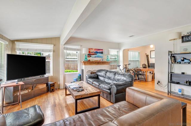 4817 4821 Coronado Ave., San Diego CA: https://media.crmls.org/mediaz/9ea4a7de-ce3b-4e83-9331-dfcb0bf83e7e.jpg