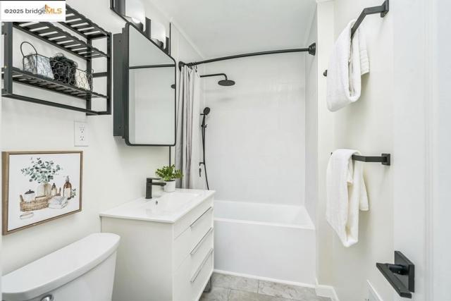 2 Westgate Dr., San Francisco CA: https://media.crmls.org/mediaz/9ea4da4c-142a-4ce2-b328-24beb96f020c.jpg