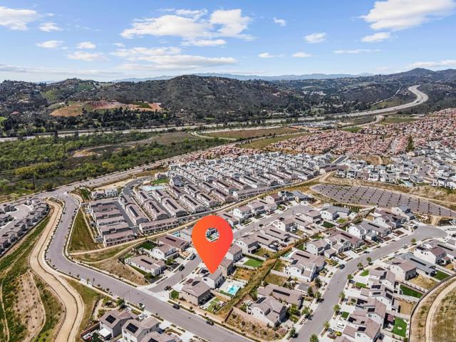 35111 Cooper Pl, Fallbrook CA: https://media.crmls.org/mediaz/9ea56340-c545-43b0-867e-9434b100111f.jpg