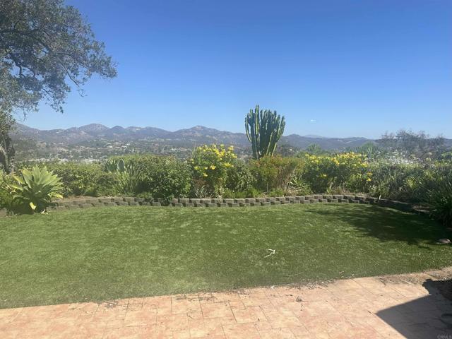 13539 Pequot Drive, Poway CA: https://media.crmls.org/mediaz/9ea5aa8c-e4fb-4359-833a-88c1f97ee091.jpg