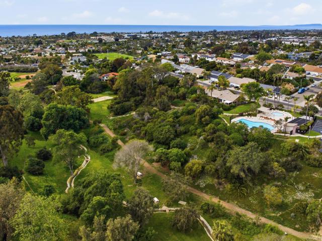 Detail Gallery Image 19 of 21 For 1089 Woodlake Drive, Cardiff By The Sea,  CA 92007 - 3 Beds | 3 Baths