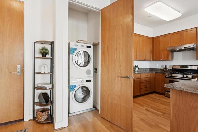 1020 Jackson Street, Oakland CA: https://media.crmls.org/mediaz/9ea74460-e3a6-46d2-bcb5-8ea4bf9a9db4.jpg