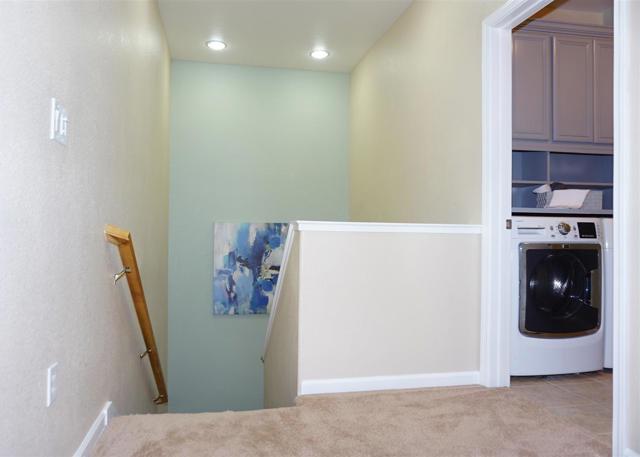 7950 English Oak Circle, Gilroy CA: https://media.crmls.org/mediaz/9ea7b6c6-01ab-4655-a98a-ef1c8eb2500f.jpg