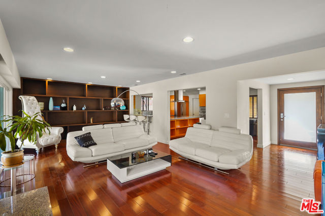 22259 Hart Street photo 7