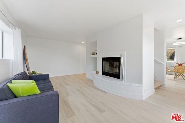 2850 Searidge Street photo 8