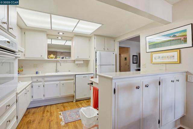 3417 Tice Creek, Walnut Creek CA: https://media.crmls.org/mediaz/9ea938eb-6ab4-4700-b4ae-43224a96228f.jpg