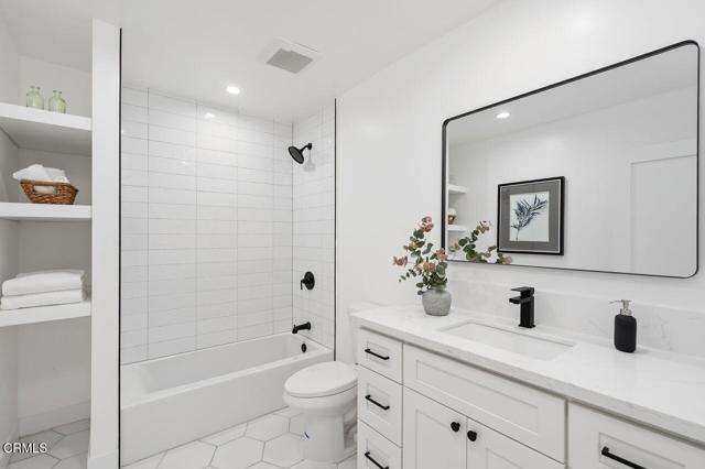 1105 Fairview Drive, La Canada Flintridge CA: https://media.crmls.org/mediaz/9ea9b0fd-1a45-4cfc-b194-8b6f4ec1645b.jpg