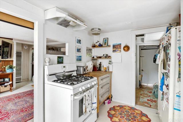 334 Date Avenue, Carlsbad CA: https://media.crmls.org/mediaz/9ea9e237-7307-4848-8d83-6e8298b1999f.jpg