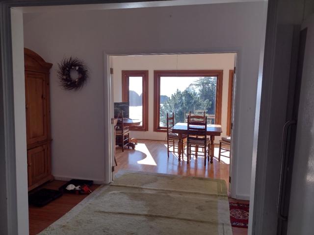 5520 S Highway 1,  CA: https://media.crmls.org/mediaz/9ea9ee5c-936f-42ee-9341-d3d404d6c629.jpg