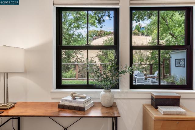 267 Valle Vista Dr, Danville CA: https://media.crmls.org/mediaz/9eab369d-fa06-4d52-8719-1e85ff360556.jpg