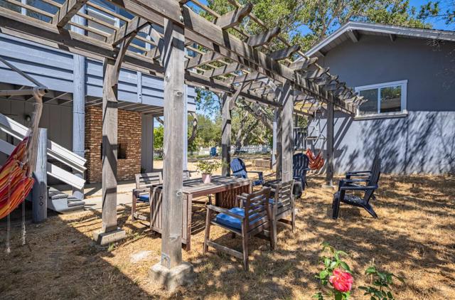 394 Mesa Road, Salinas CA: https://media.crmls.org/mediaz/9eab55b2-570b-4a5d-81f0-cb7f54f9d684.jpg