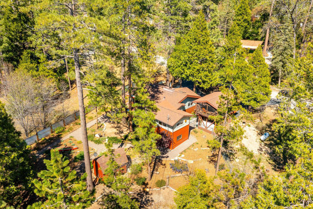 25445 Palomar Road, Idyllwild CA: https://media.crmls.org/mediaz/9eab85f7-355a-472c-9f2e-4740f3a48358.jpg