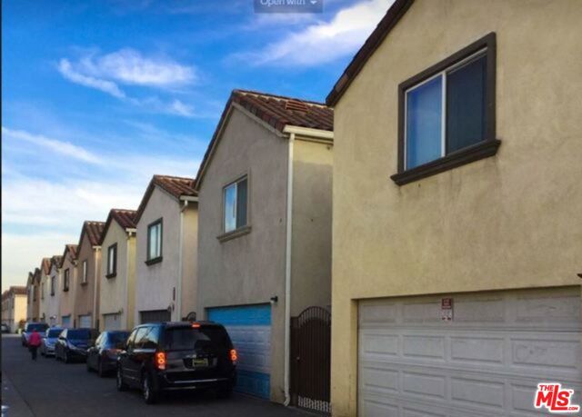 1503 E Gage Avenue, Los Angeles CA: https://media.crmls.org/mediaz/9eac41f1-6389-4800-b812-d5acf5dac90f.jpg