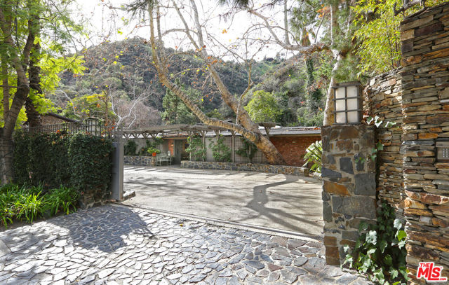 Image 2 for 2673 Mandeville Canyon Rd, Los Angeles, CA 90049