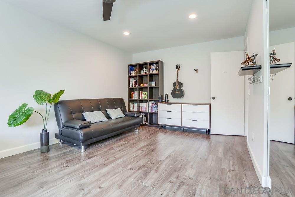 MLS #250025290SD img 13