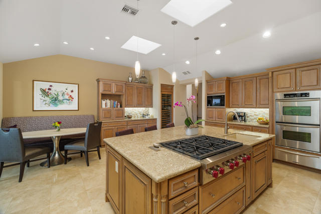 113 Heather Court, Palm Desert CA: https://media.crmls.org/mediaz/9eace568-3be3-4cfb-93d7-f4ead9859524.jpg