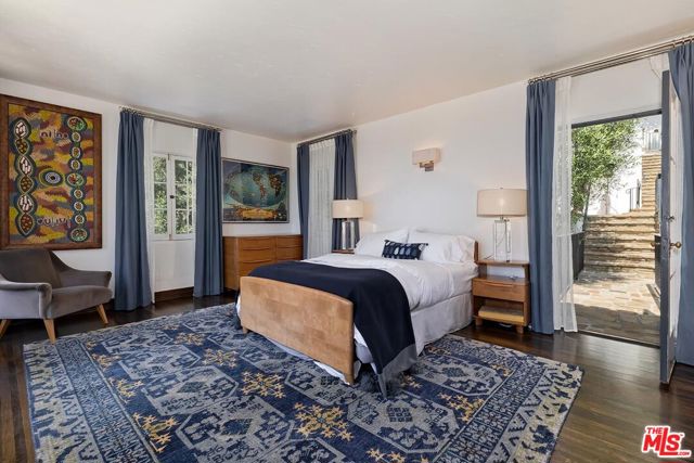 2420 Chislehurst Drive, Los Angeles CA: https://media.crmls.org/mediaz/9eacea60-ec5d-495d-b9ac-4abc17527ea5.jpg
