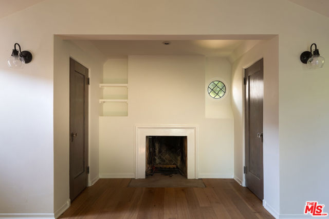 3756 Effingham Place, Los Angeles CA: https://media.crmls.org/mediaz/9ead1328-d4e5-4bd9-9f10-44f4bc194987.jpg