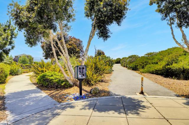 308 Whidbey Lane, Redwood City CA: https://media.crmls.org/mediaz/9ead172c-19c7-4ff3-98e3-470105e4a5e7.jpg