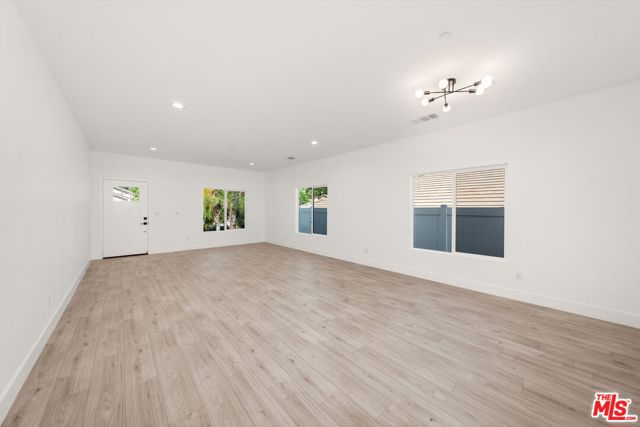 20280 Newton Street, Corona CA: https://media.crmls.org/mediaz/9ead20eb-6455-4529-bbfc-213133e75ee1.jpg