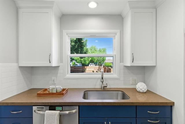 756 7th Avenue, Redwood City CA: https://media.crmls.org/mediaz/9ead9287-f60d-4391-9a14-ffd5c817ba62.jpg