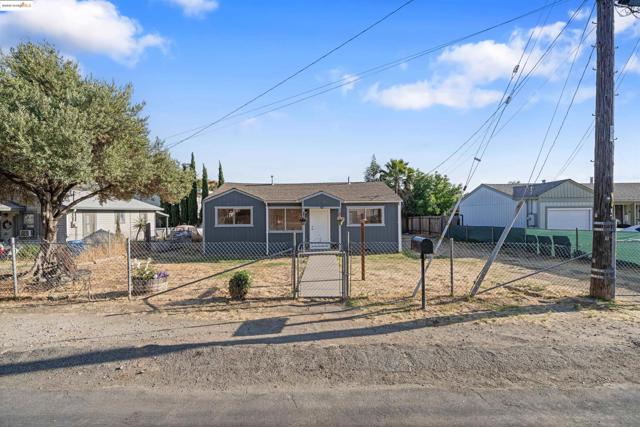 4040 Ellis Rd, Martinez CA: https://media.crmls.org/mediaz/9eae39e2-e7b5-4bc7-94c9-77b4b1490add.jpg