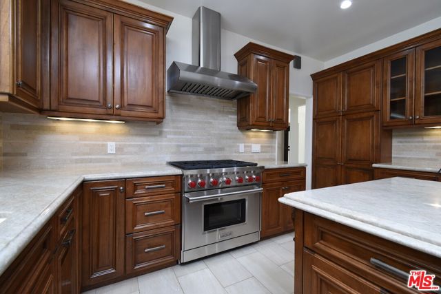 23637 Park Belmonte, Calabasas CA: https://media.crmls.org/mediaz/9eae8f26-f06e-4e21-b98d-259e2b96f91b.jpg